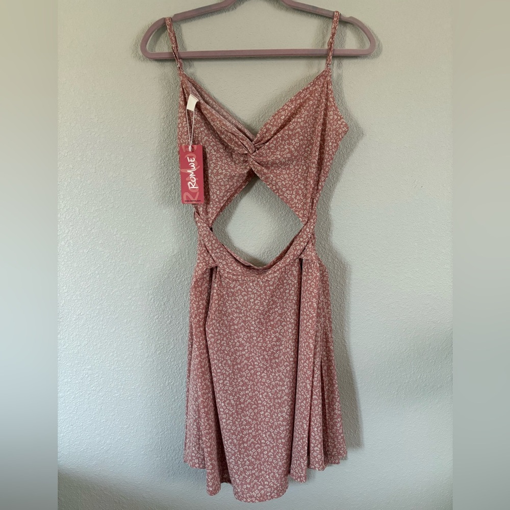 NEW Romwe Mauve Floral Twist Cutout Dress